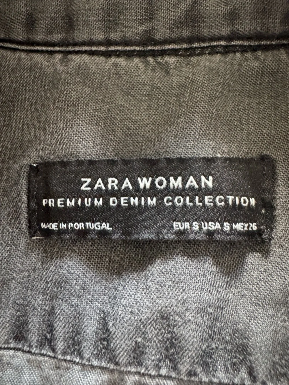 Zara Woman Small Gray Chambray
Denim Tencel 3/4 Sleeve Shirt
Office Small - Picture 8 of 9